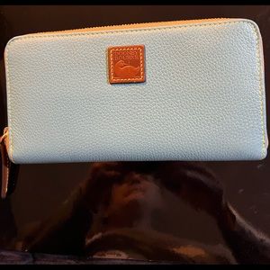 Dooney & Bourke wallet